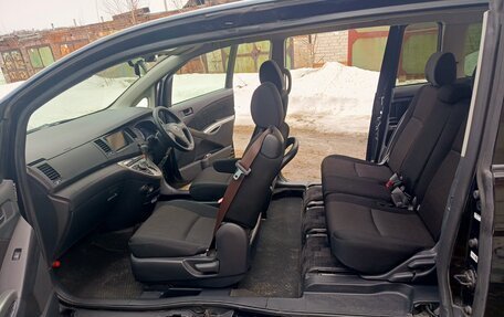 Toyota ISis I, 2011 год, 1 300 000 рублей, 24 фотография