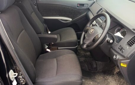 Toyota ISis I, 2011 год, 1 300 000 рублей, 26 фотография