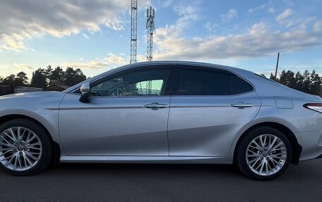 Toyota Camry, 2020 год, 3 395 000 рублей, 2 фотография