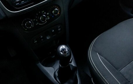 Renault Logan II, 2016 год, 670 000 рублей, 16 фотография