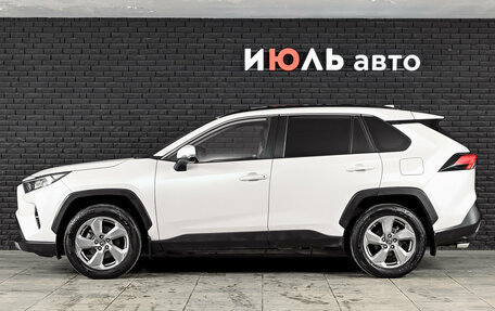 Toyota RAV4, 2019 год, 3 400 000 рублей, 8 фотография