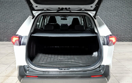 Toyota RAV4, 2019 год, 3 400 000 рублей, 6 фотография