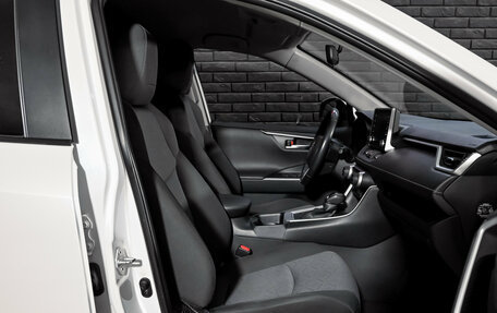 Toyota RAV4, 2019 год, 3 400 000 рублей, 11 фотография