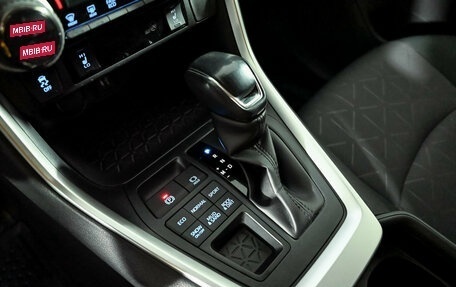 Toyota RAV4, 2019 год, 3 400 000 рублей, 15 фотография