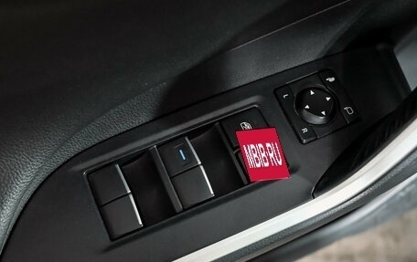 Toyota RAV4, 2019 год, 3 400 000 рублей, 13 фотография