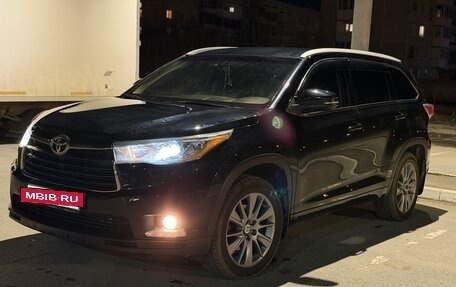 Toyota Highlander III, 2015 год, 2 690 000 рублей, 2 фотография