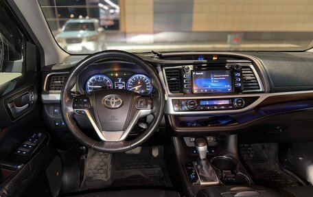 Toyota Highlander III, 2015 год, 2 690 000 рублей, 15 фотография