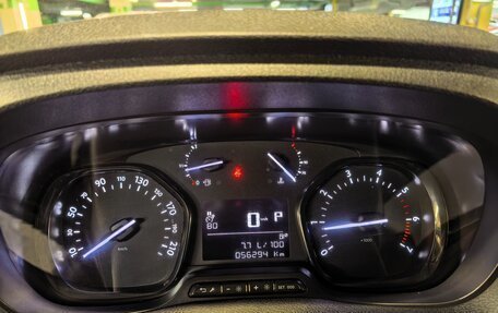 Peugeot Traveller I, 2019 год, 3 050 000 рублей, 14 фотография