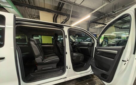 Peugeot Traveller I, 2019 год, 3 050 000 рублей, 22 фотография