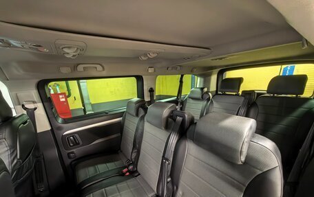 Peugeot Traveller I, 2019 год, 3 050 000 рублей, 21 фотография