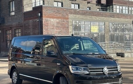 Volkswagen Caravelle T6 рестайлинг, 2017 год, 4 250 000 рублей, 1 фотография