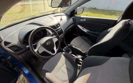 Hyundai Solaris II рестайлинг, 2011 год, 560 000 рублей, 7 фотография