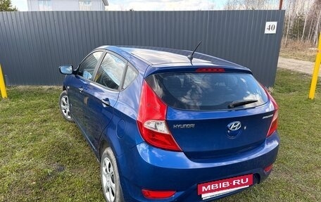 Hyundai Solaris II рестайлинг, 2011 год, 560 000 рублей, 8 фотография