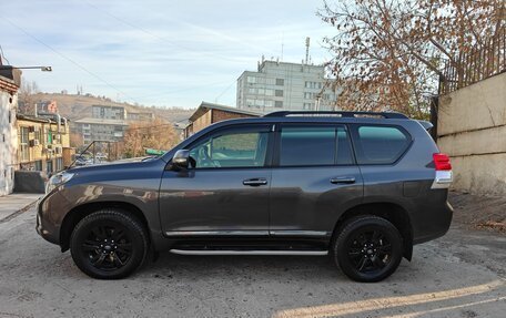 Toyota Land Cruiser Prado 150 рестайлинг 2, 2011 год, 3 350 000 рублей, 3 фотография