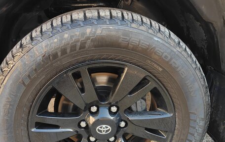 Toyota Land Cruiser Prado 150 рестайлинг 2, 2011 год, 3 350 000 рублей, 11 фотография