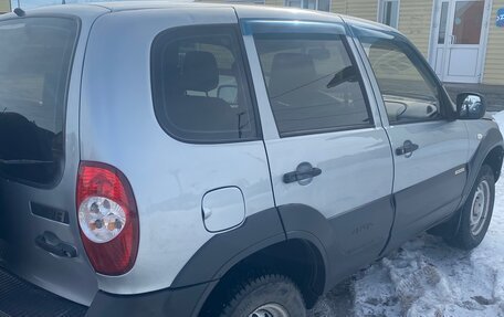 Chevrolet Niva I рестайлинг, 2015 год, 550 000 рублей, 4 фотография