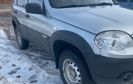 Chevrolet Niva I рестайлинг, 2015 год, 550 000 рублей, 3 фотография