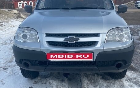 Chevrolet Niva I рестайлинг, 2015 год, 550 000 рублей, 2 фотография