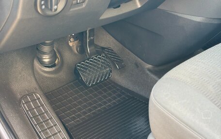 Volkswagen Caravelle T6 рестайлинг, 2017 год, 4 250 000 рублей, 6 фотография