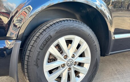 Volkswagen Caravelle T6 рестайлинг, 2017 год, 4 250 000 рублей, 7 фотография