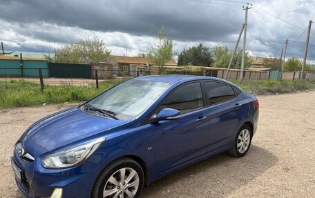 Hyundai Solaris II рестайлинг, 2011 год, 660 000 рублей, 2 фотография