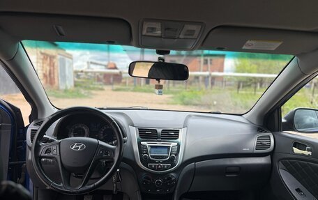 Hyundai Solaris II рестайлинг, 2011 год, 660 000 рублей, 15 фотография