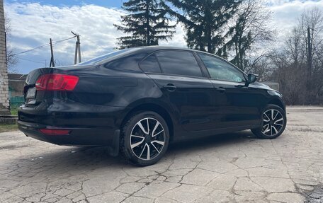 Volkswagen Jetta VI, 2012 год, 995 000 рублей, 4 фотография