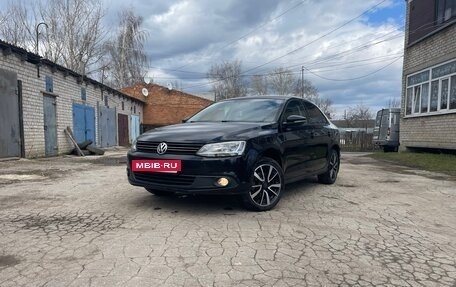 Volkswagen Jetta VI, 2012 год, 995 000 рублей, 2 фотография