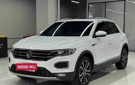 Volkswagen T-Roc I, 2021 год, 2 400 000 рублей, 3 фотография