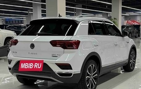 Volkswagen T-Roc I, 2021 год, 2 400 000 рублей, 4 фотография