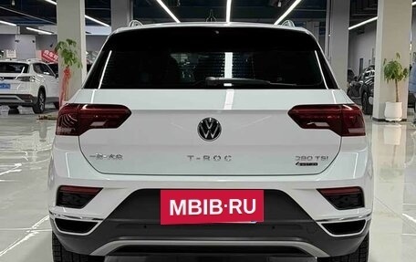 Volkswagen T-Roc I, 2021 год, 2 400 000 рублей, 5 фотография