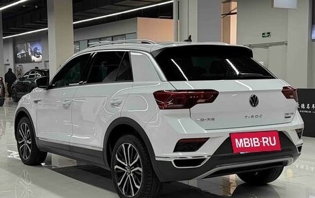 Volkswagen T-Roc I, 2021 год, 2 400 000 рублей, 6 фотография