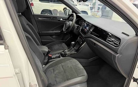 Volkswagen T-Roc I, 2021 год, 2 400 000 рублей, 14 фотография