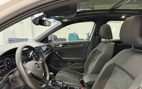 Volkswagen T-Roc I, 2021 год, 2 400 000 рублей, 13 фотография
