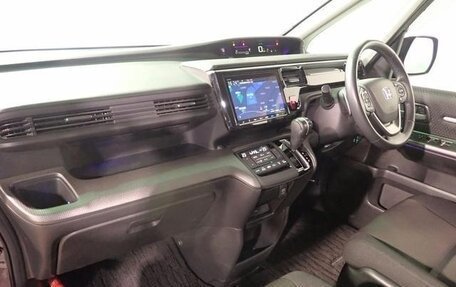 Honda Stepwgn IV, 2021 год, 1 844 000 рублей, 10 фотография