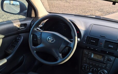 Toyota Avensis III рестайлинг, 2007 год, 750 000 рублей, 20 фотография