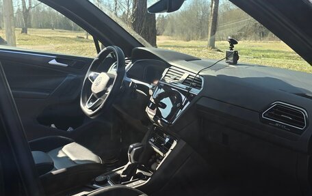 Volkswagen Tiguan II, 2021 год, 4 850 000 рублей, 6 фотография