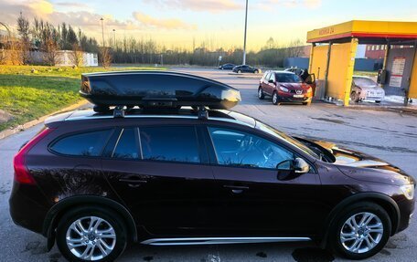 Volvo V60 Cross Country II, 2017 год, 2 100 000 рублей, 3 фотография