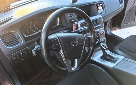 Volvo V60 Cross Country II, 2017 год, 2 100 000 рублей, 10 фотография