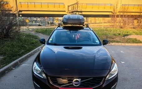 Volvo V60 Cross Country II, 2017 год, 2 100 000 рублей, 2 фотография