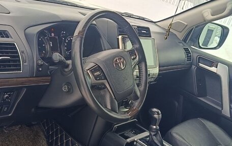 Toyota Land Cruiser Prado 150 рестайлинг 2, 2018 год, 4 500 000 рублей, 6 фотография