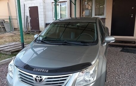 Toyota Avensis III рестайлинг, 2010 год, 1 000 000 рублей, 1 фотография