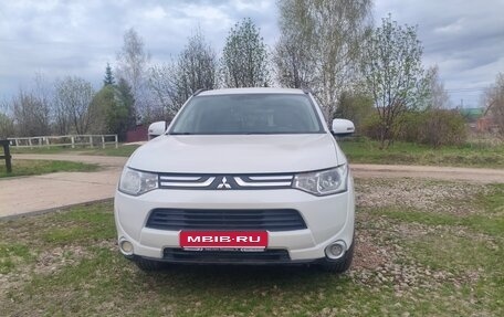 Mitsubishi Outlander III рестайлинг 3, 2013 год, 1 330 000 рублей, 1 фотография