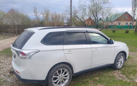 Mitsubishi Outlander III рестайлинг 3, 2013 год, 1 330 000 рублей, 6 фотография
