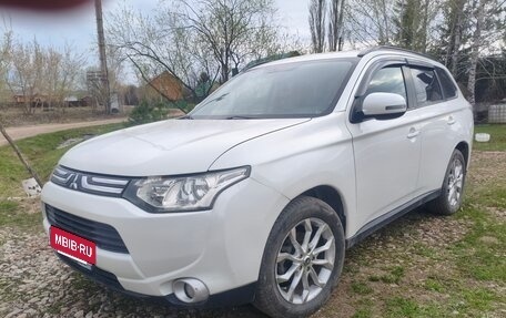 Mitsubishi Outlander III рестайлинг 3, 2013 год, 1 330 000 рублей, 5 фотография