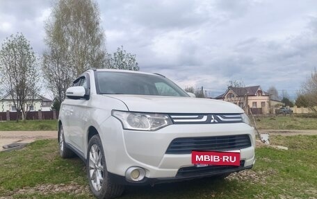 Mitsubishi Outlander III рестайлинг 3, 2013 год, 1 330 000 рублей, 7 фотография