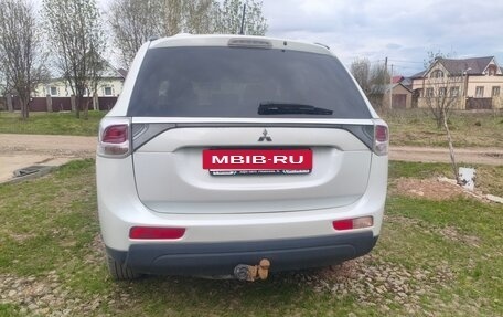 Mitsubishi Outlander III рестайлинг 3, 2013 год, 1 330 000 рублей, 4 фотография