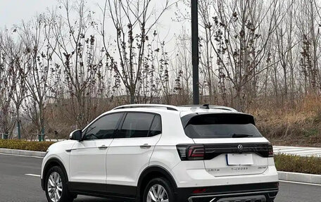 Volkswagen T-Cross I, 2022 год, 1 388 018 рублей, 4 фотография