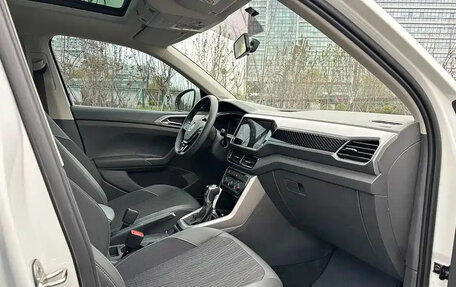 Volkswagen T-Cross I, 2022 год, 1 388 018 рублей, 9 фотография