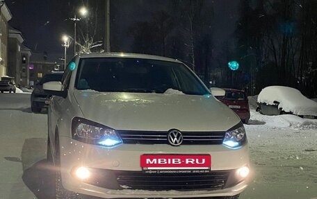 Volkswagen Polo VI (EU Market), 2012 год, 685 000 рублей, 2 фотография